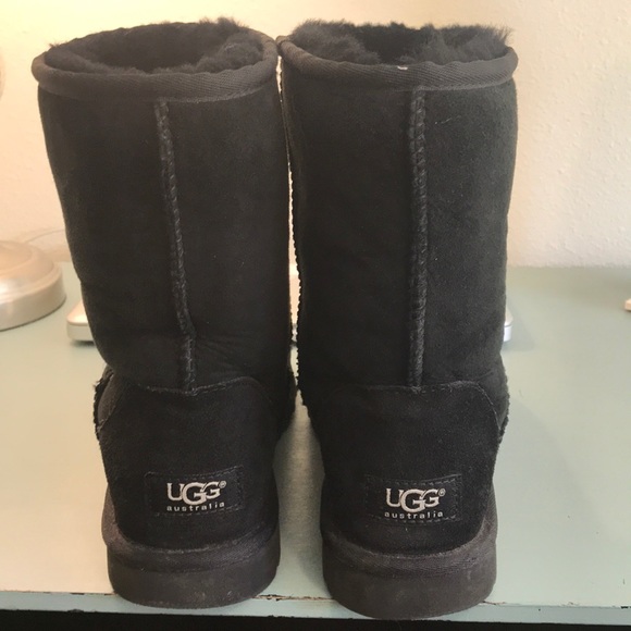 ugg classic short black size 8